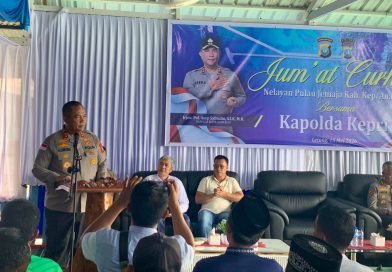 Kapolda Kepri Pererat Kedekatan dengan Nelayan Jemaja Kapolda Kepri Pererat Kedekatan dengan Nelayan Jemaja