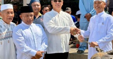 Pemkab Anambas Serahkan Bantuan Sapi Kurban Presiden