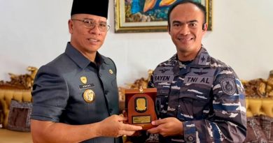 Bupati Aneng Perkuat Sinergi dengan Danlanudal Matak Baru Bupati Aneng Perkuat Sinergi dengan Danlanudal Matak Baru