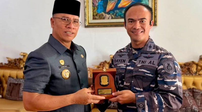 Bupati Aneng Perkuat Sinergi dengan Danlanudal Matak Baru Bupati Aneng Perkuat Sinergi dengan Danlanudal Matak Baru