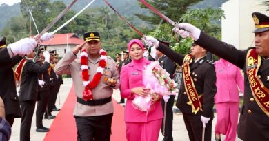 Pedang Pora Sambut Kapolres Baru Anambas Pedang Pora Sambut Kapolres Baru Anambas